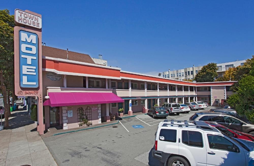 Town House Motel